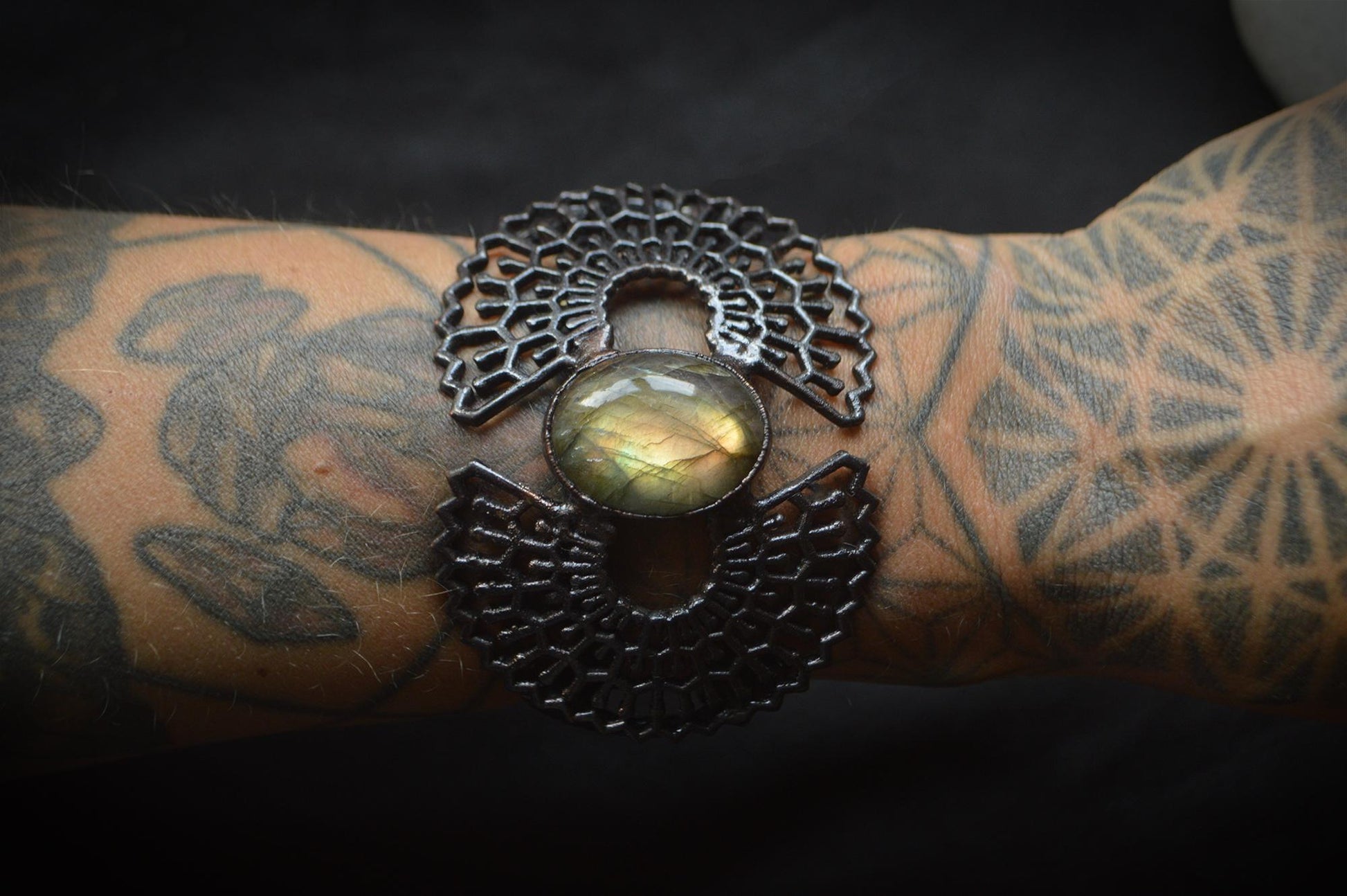 Nocturna collection - Black copper and labradorite statement cuff