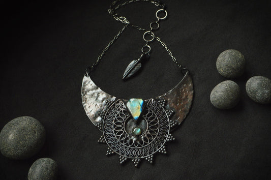 Nocturna collection - Tribal collar with labradorite. Dark jewellery