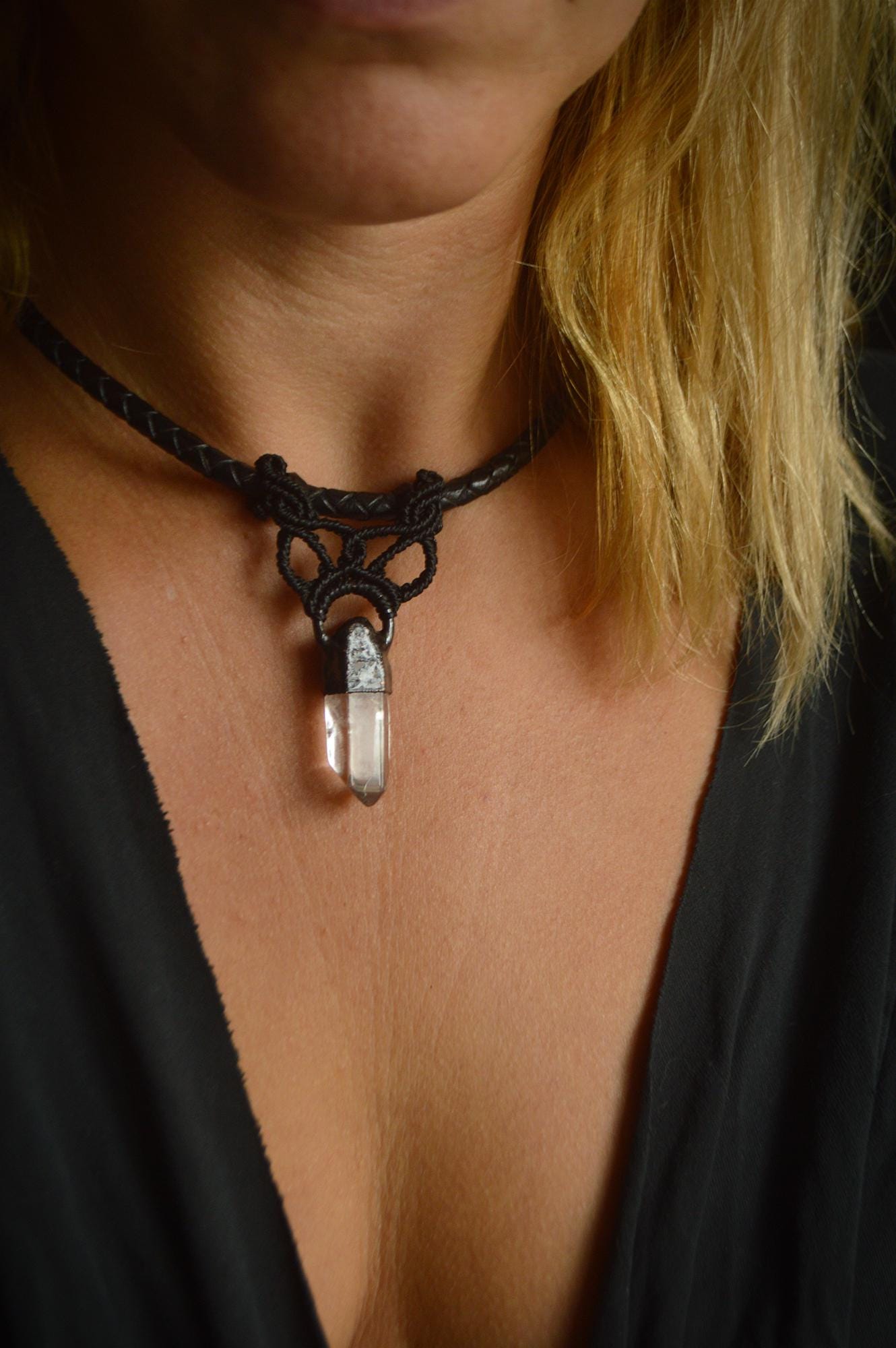 Nocturna collection - Total black quartz pendant with macrame detail and leather necklace