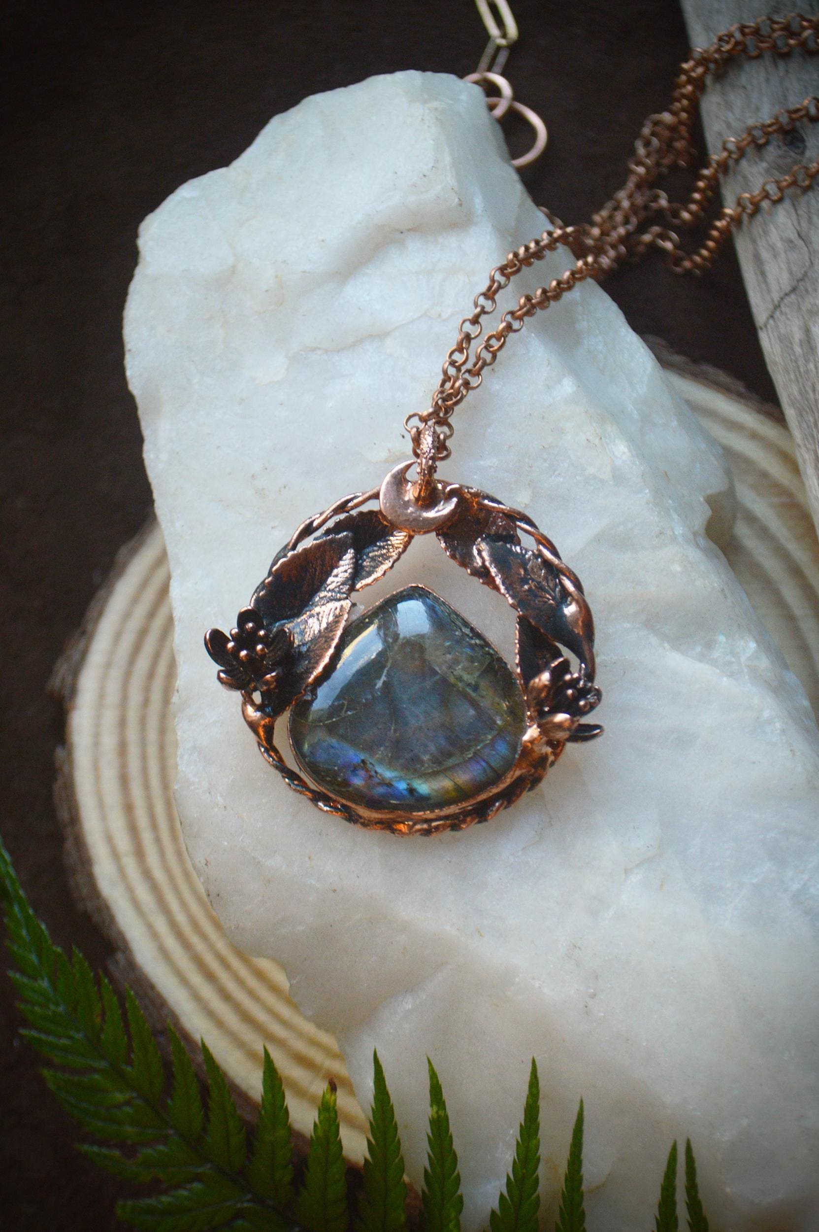 Unique piece. Rainbow labradorite botanical pendant. Dreamy fairy copper jewellery