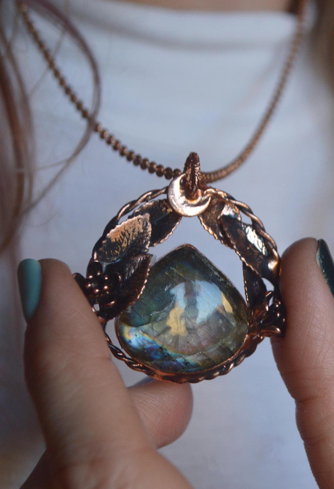 Unique piece. Rainbow labradorite botanical pendant. Dreamy fairy copper jewellery