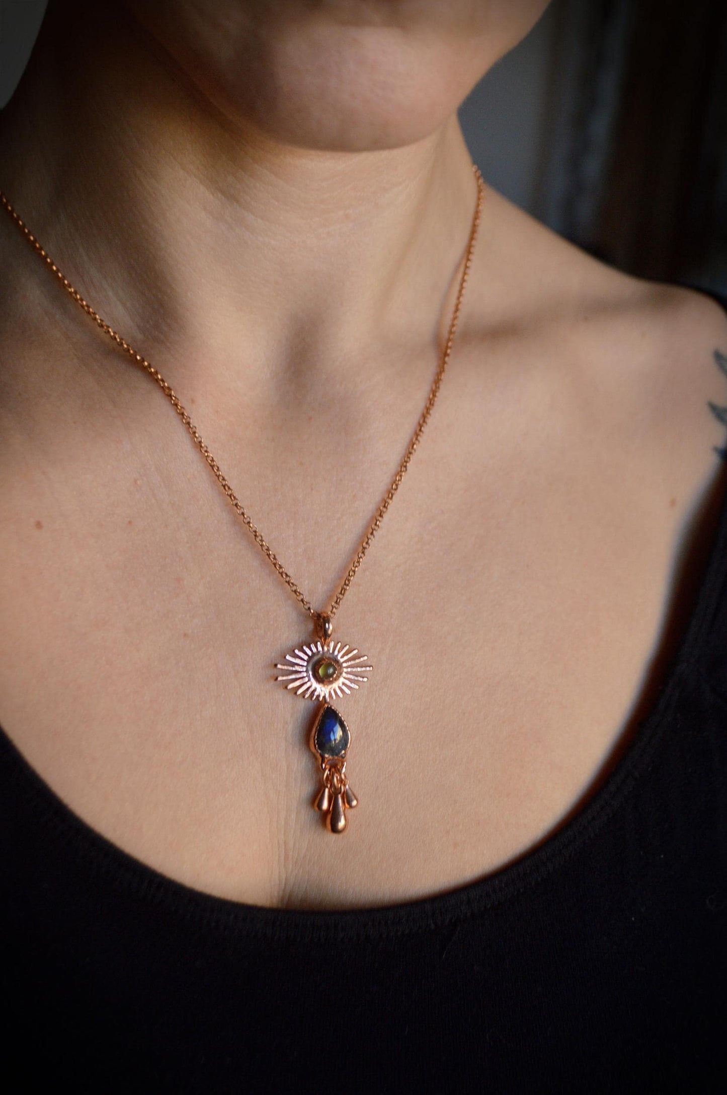 Crying eye pendant with labradorite and peridot. Fringe tassel jewellery